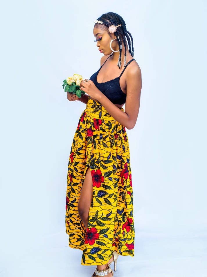 Jupe longue Kamsi à imprimé africain pour la vente par Nora's Needle