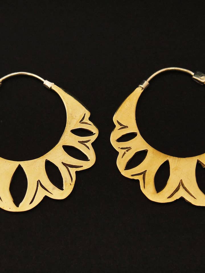 „Tula” messing oorbellen voor wholesale door Tika