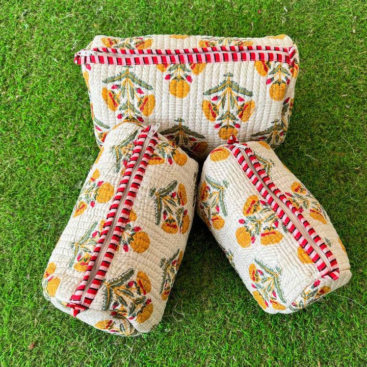 bhavnas boutique - Wholesale Makeup/Cosmetic Bag - Pure Cotton Cosmetic Bag Floral Print Quilted Bag Women Bags0