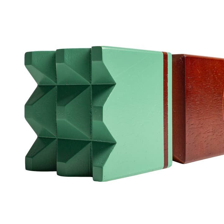 Elakai - Wholesale Board Game - Hevea Crusader Kubb Game4