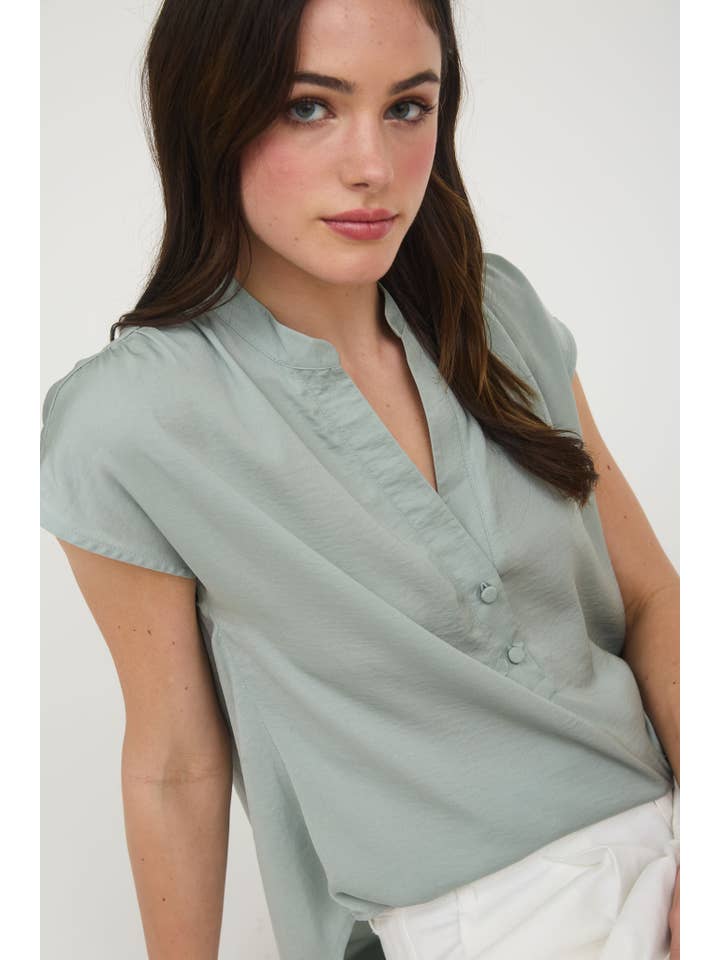 Blu Pepper - Wholesale Blouse - Women's - DROP SHOULDER BUTTON FRONT BLOUSE