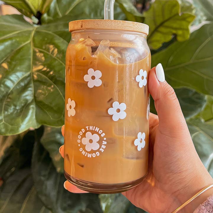 Good Things Are Coming White Daisy Glass Cup for wholesale by Meryum Designs