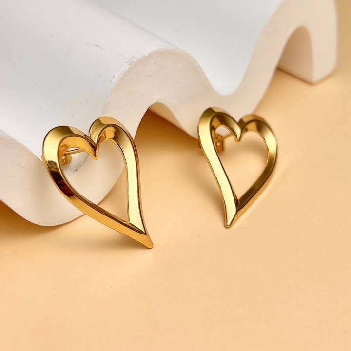 COSMOS - Wholesale Stud/Post Earrings - Elegant Design Stainless Steel Heart Earrings0
