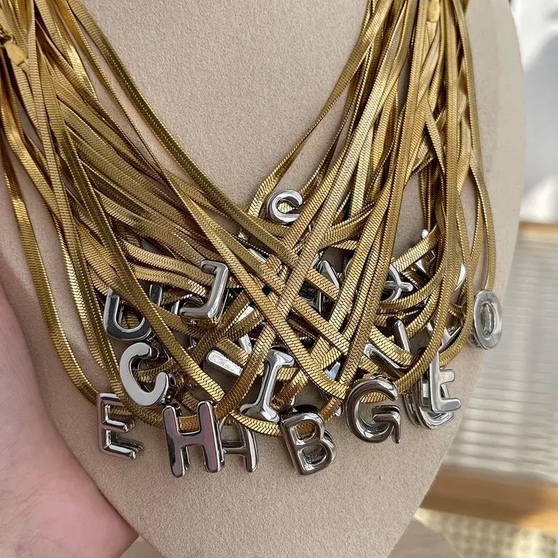 Sweet Cherry Sky – Engroshandel Halskæde med vedhæng – Initiale Halskæde Slangekæde med Initial Vedhæng Smykker1