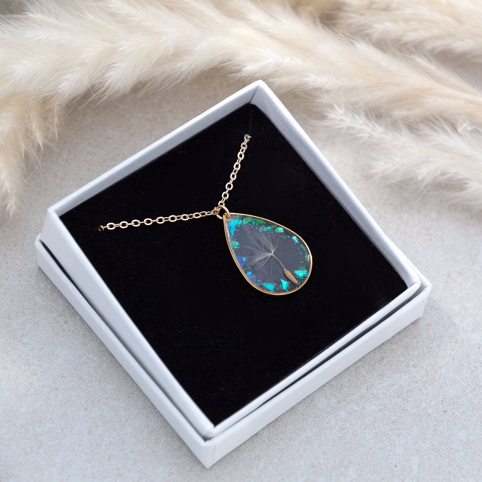 Allie and Posie – wholesale Pendant/charm necklace – Elnora real dandelion iridescent glitter drop necklace5