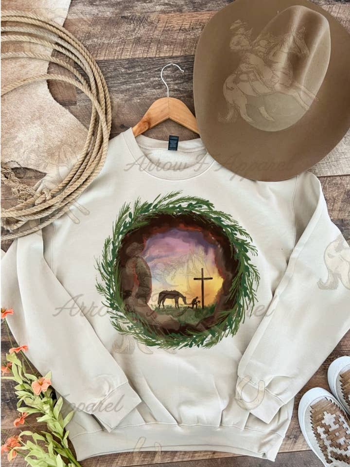 "Ved Graven" Sweatshirt eller T-shirt (Sand) for engroshandel hos Arrow F Apparel