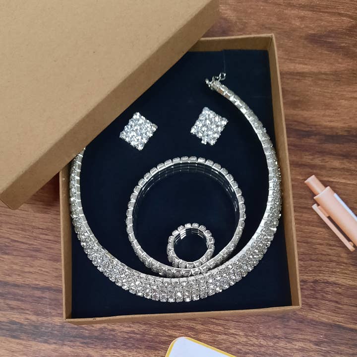 Collar y pulsera de diamantes de imitación y anillo y pendientes para venta al por mayor de Crushed Pearl