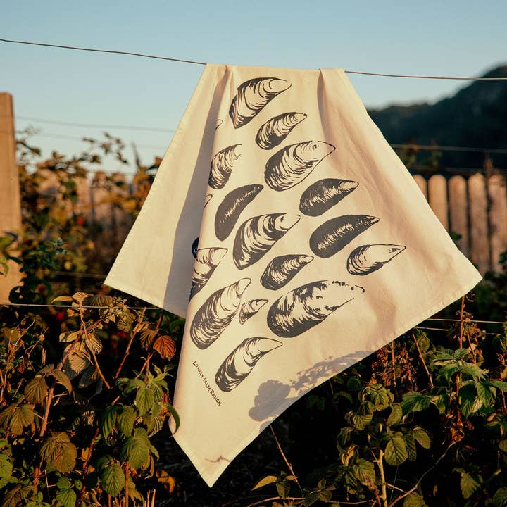 Lonely Palm Ranch - Wholesale Tea Towel - True Blue Seashell 28" Tea Towel - Silkscreened 100% Cotton