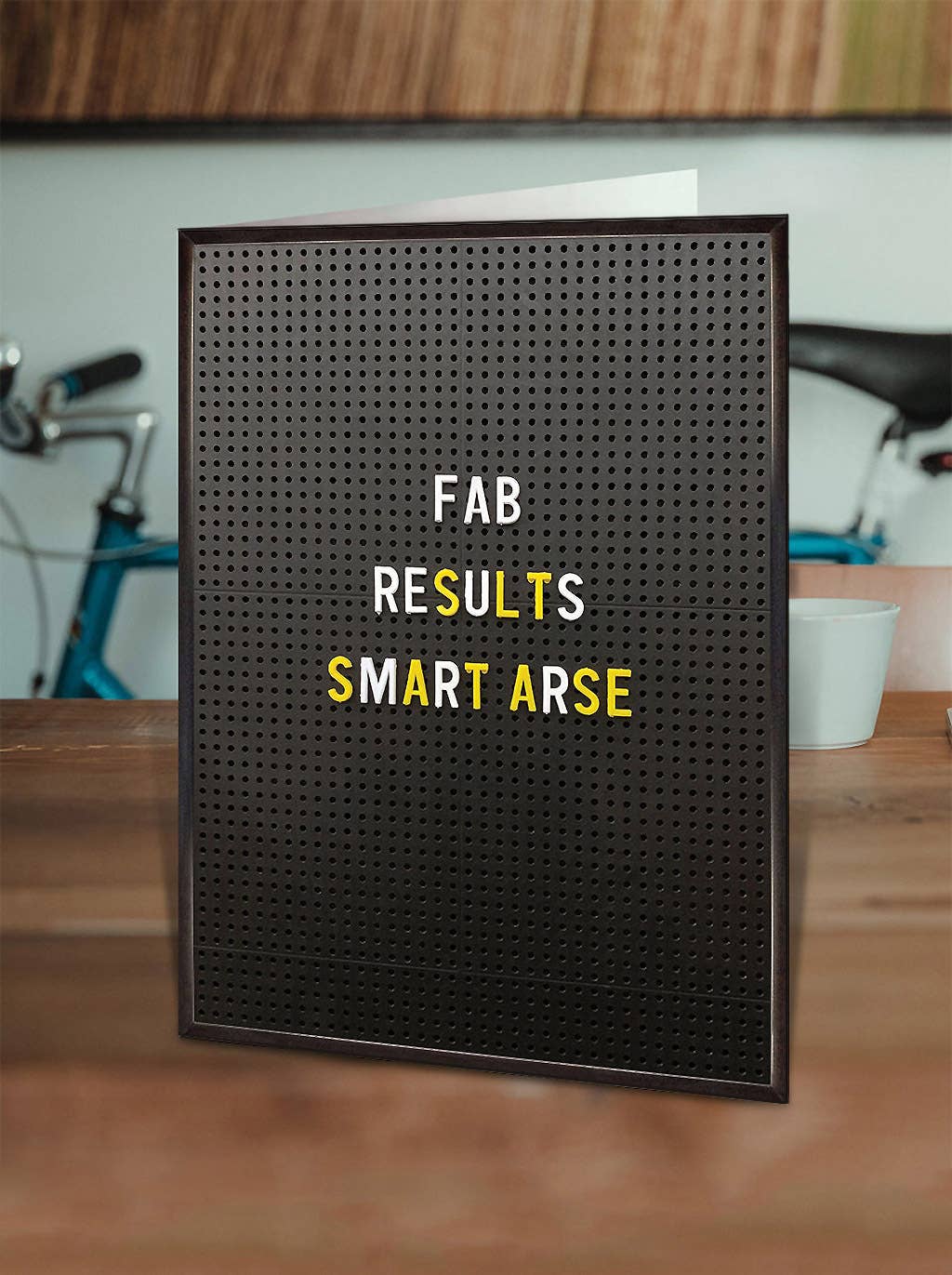 Brainbox Candy - Venta al por mayor Tarjetas de felicitación - Tarjeta de Felicitación Divertida en Oferta - Listillo Aprobó los Exámenes1