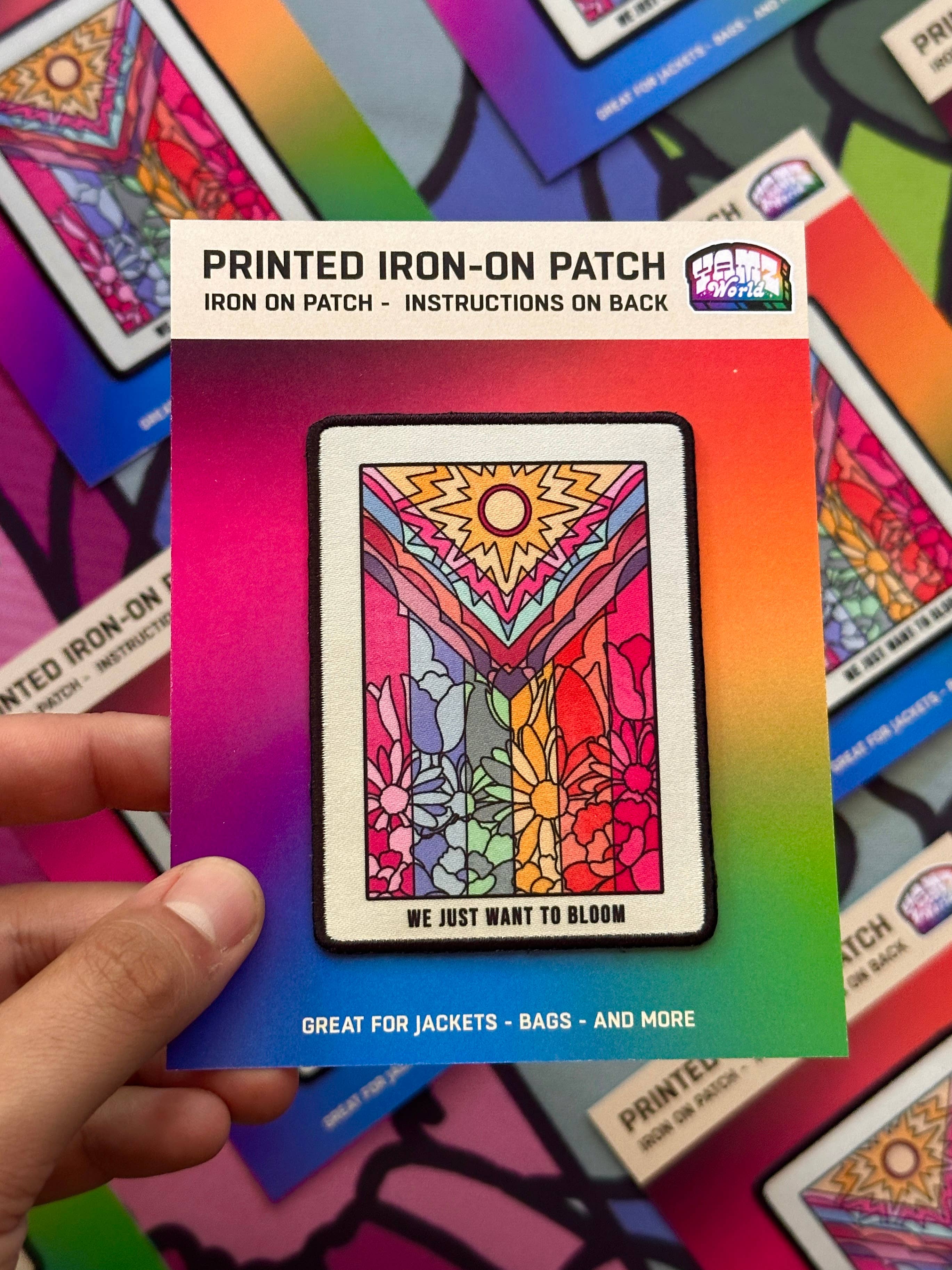 YAMZ: World of Color – wholesale Lapp – Blomma Pride-flagga Påstrykbar Patch0