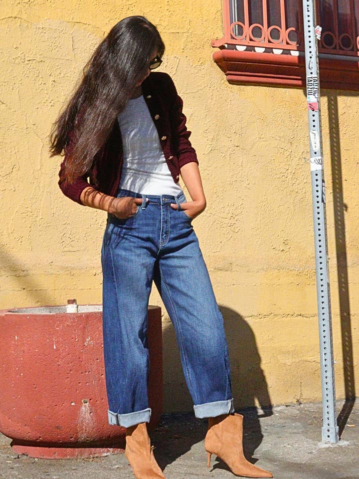 ARTEMIS VINTAGE - Wholesale Jeans - Women's - HIGH RISE RELAXED TAPERED DARK WASH BARREL JEANS