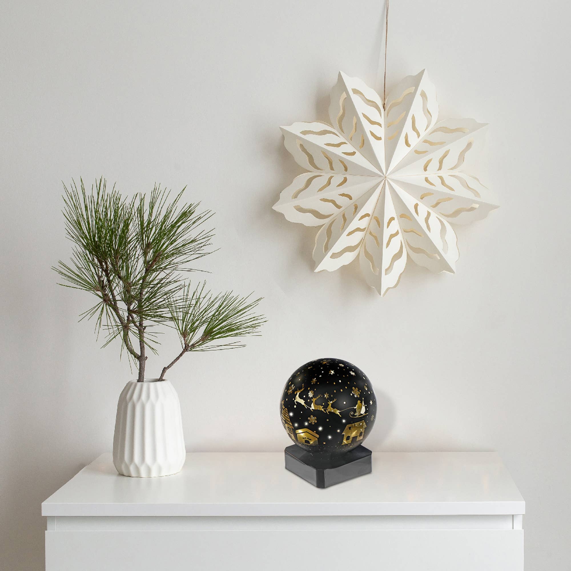 IH Casa Decor - Wholesale Christmas Decoration - LED ROUNDED GLASS STAND (SANTA ON A SLEIGH) (BLACK)1