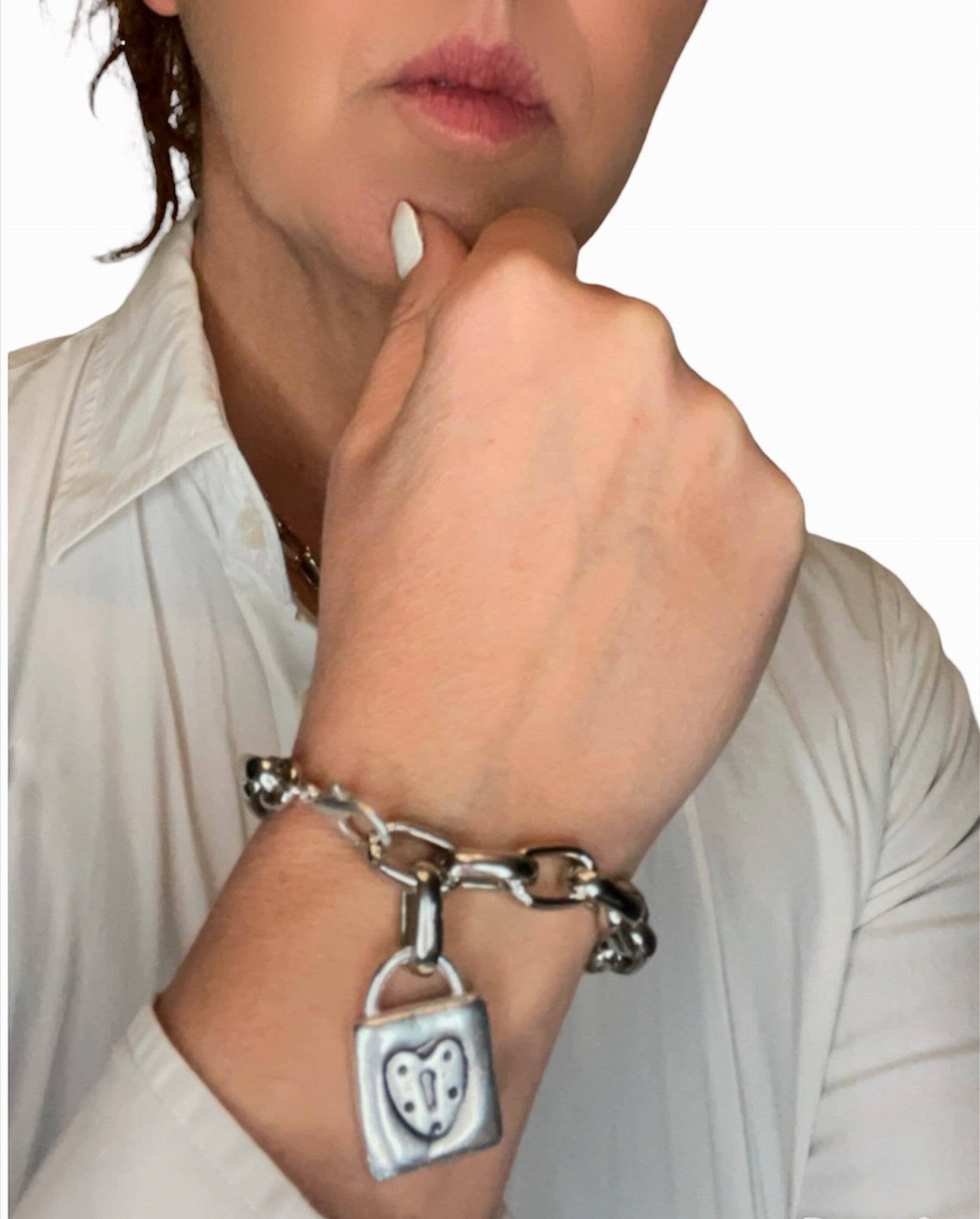 Gloria Mago – Engroshandel Armbånd med vedhæng – Sølvfarvet rektangulært kædelåsarmbånd1