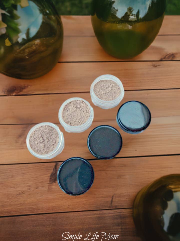 LOOSE FOUNDATION POWDER samples, natural clean organic makeup, clay mineral foundation, vegan concealer for wholesale by Simple Life Mom