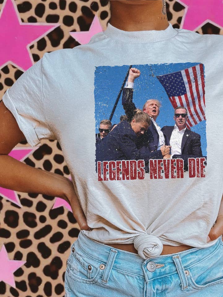 Chemise républicaine Maga Legends Never Die 2024 de Donald Trump pour la vente par Monday Muse