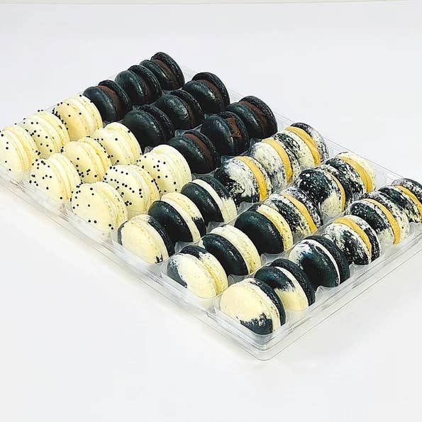 macaron centrale - Wholesale Cookie - Black & White Vibe: A Flavorful Quartet of French Macarons1