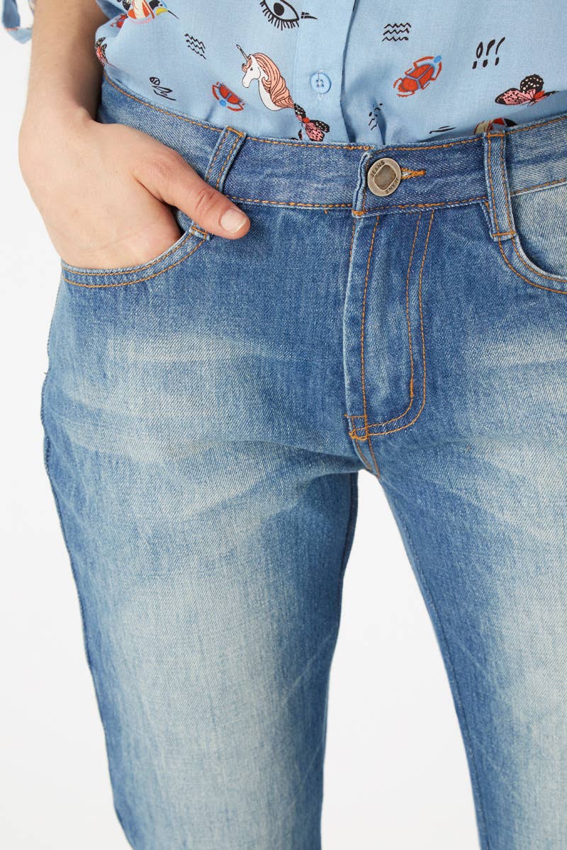 BanBat – Großhandel Jeans – Damen – Bootcut-Jeans im Used-Look mit fünf Taschen -REF : 082222