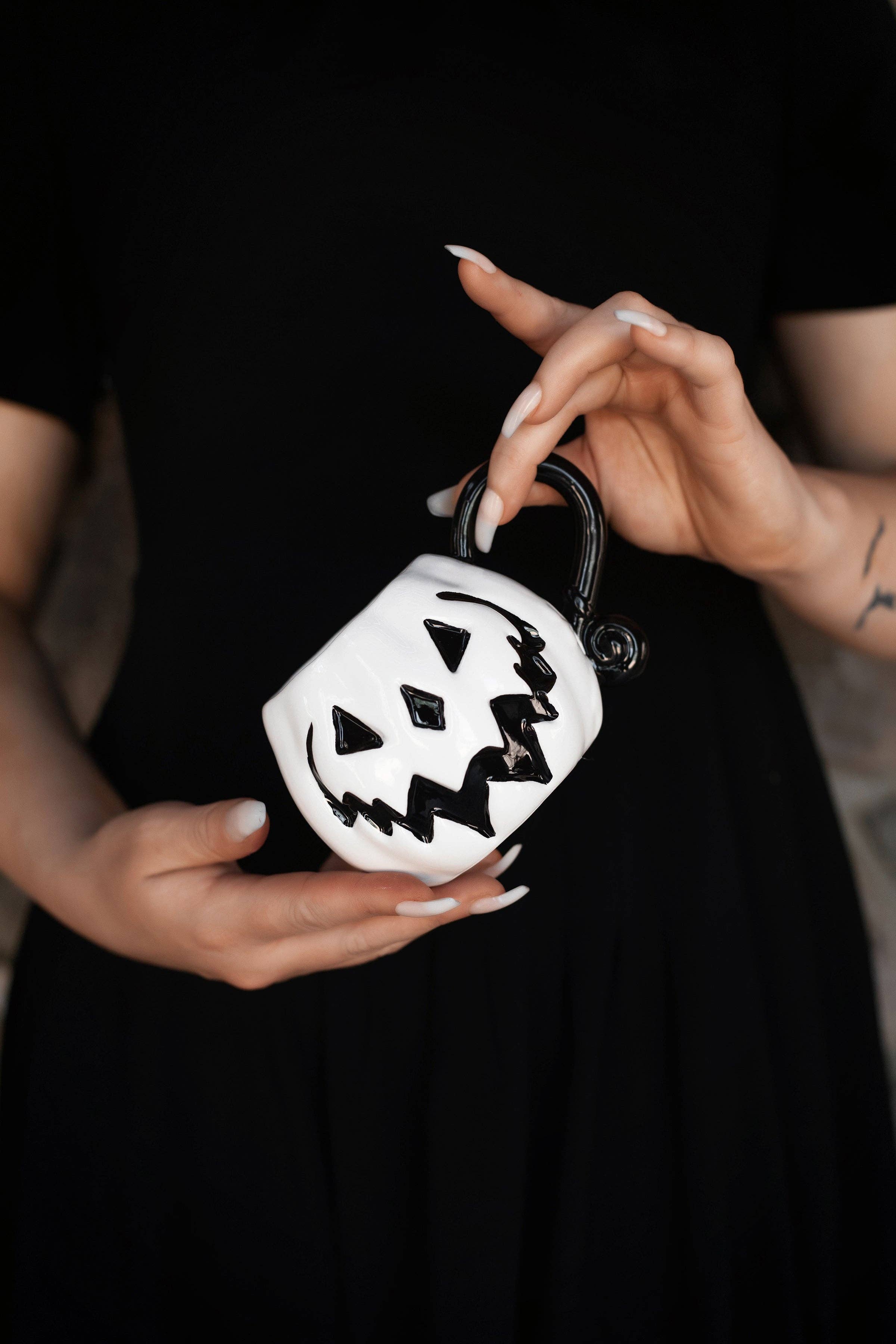 Lively Ghosts - Wholesale Coffee Mug - White Pumpkin | Haunted Hallows Mug19