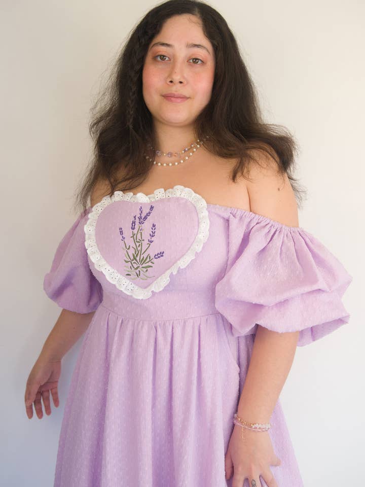 Robe midi Lavender Market pour la vente par Miss Candyholic