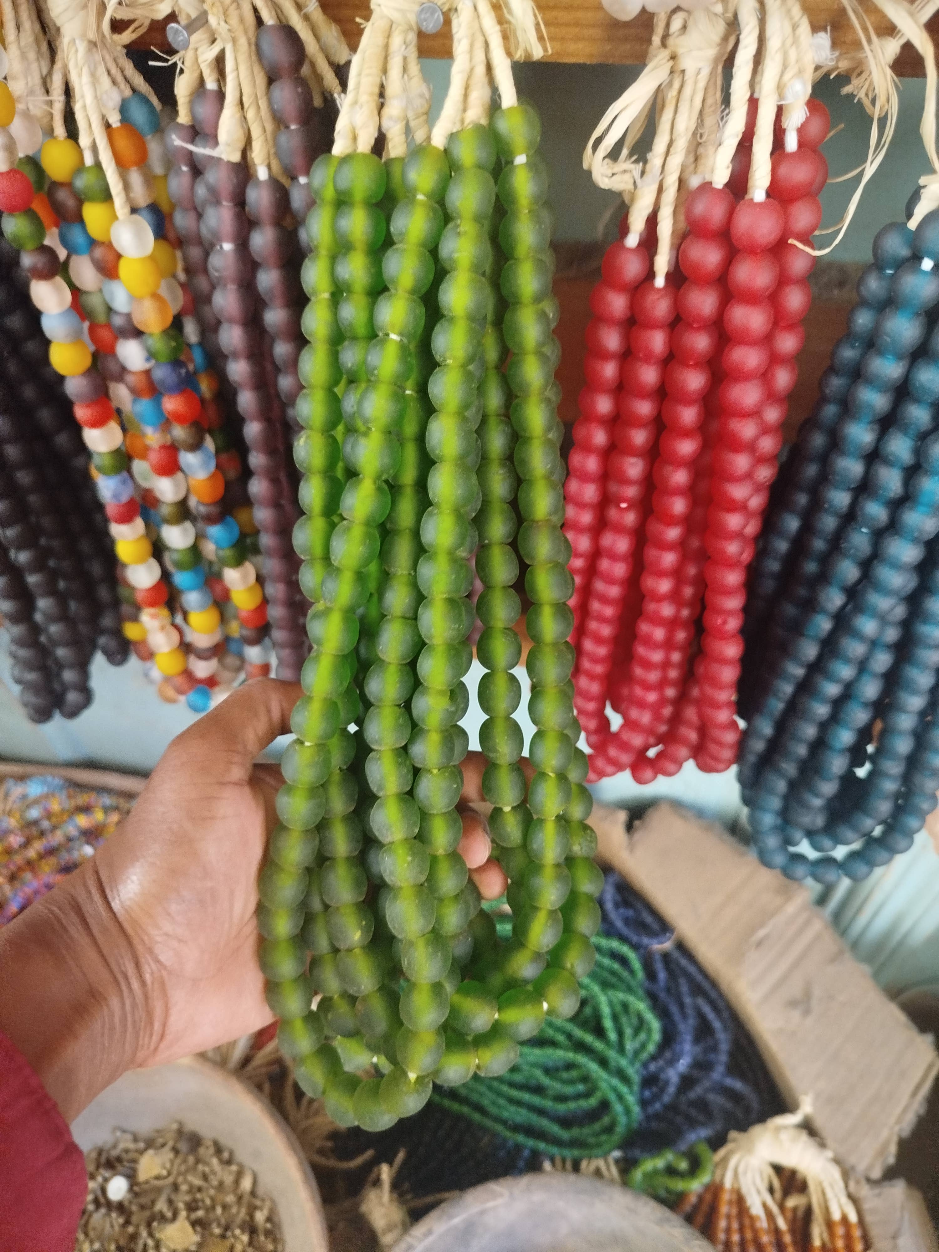 African Craft Collection - Vente Perle - Perle en verre recyclé en poudre du Ghana - Pour la fabrication de bijoux9