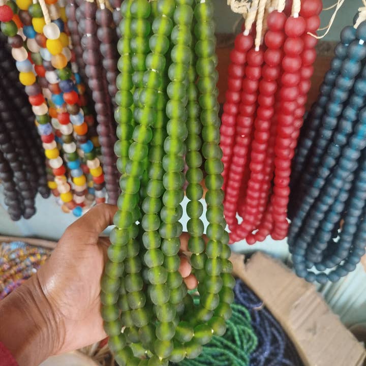 African Craft Collection - Vente Perle - Perle en verre recyclé en poudre du Ghana - Pour la fabrication de bijoux9