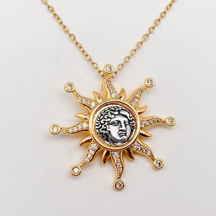 Mio Queena – Großhandel Kette mit Anhänger/Charm – Sun God Apollo Halskette mit Anhänger, vergoldet2