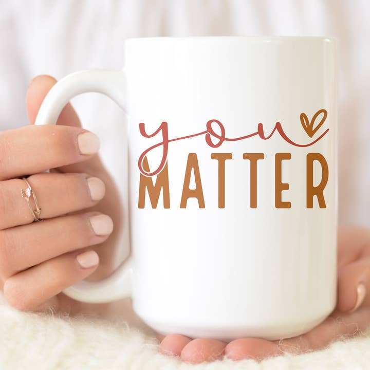 DU BETYDER NOGET (FLERE STILARTER) VALENTINSDAG for engroshandel hos From Us To You Co. Handmade Goods