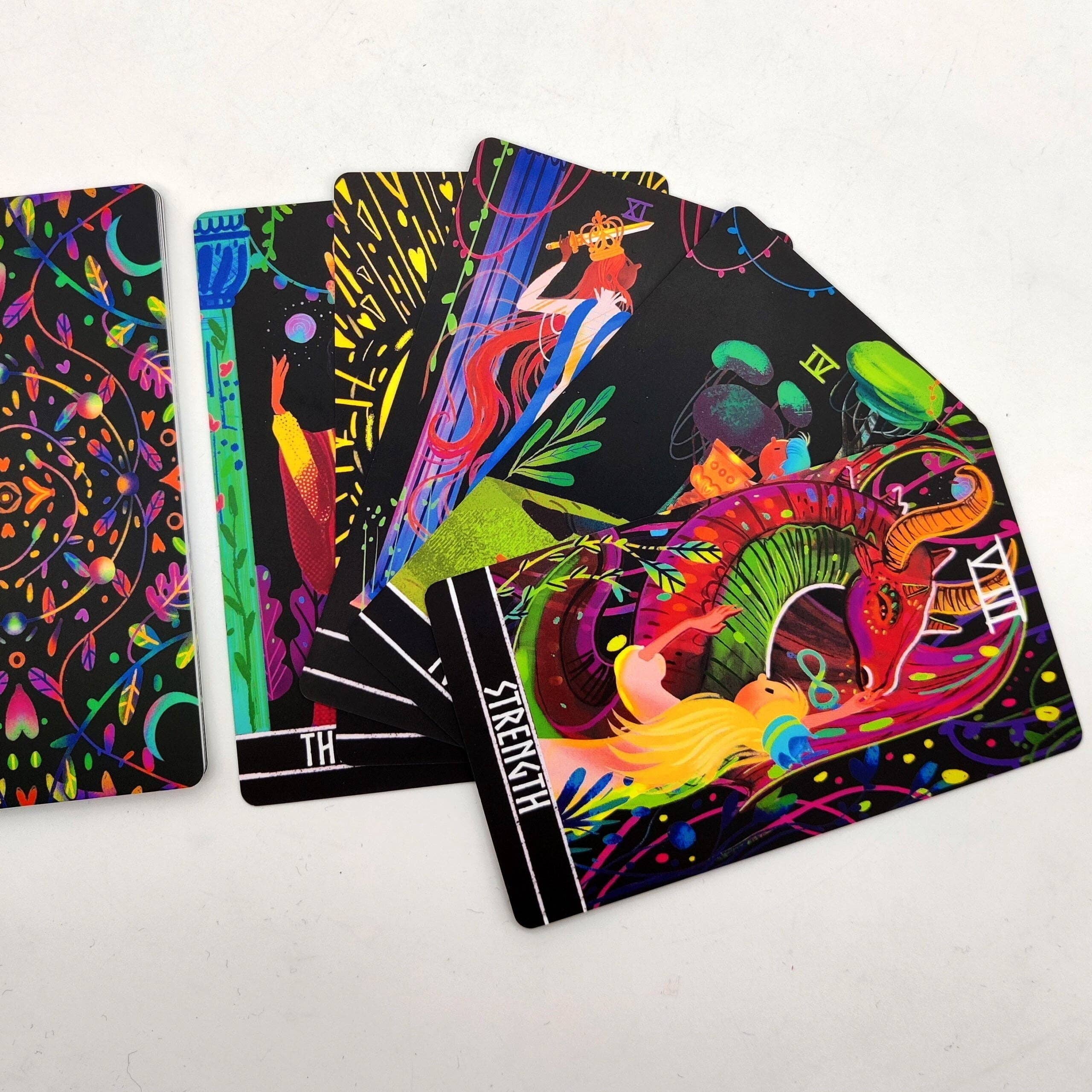 LA MUCI DESIGN - Wholesale Tarot Cards - Fairy Tale Tarot Deck – Vibrant Storybook-Inspired Cards8