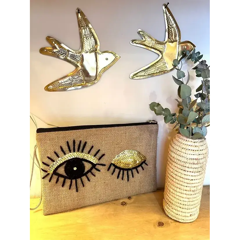 High crafty - Vendita all'ingrosso Astuccio - Donna - Pochette in Juta Fatta a Mano – Design Occhio o Occhiolino Ricamo in Lana Nera1