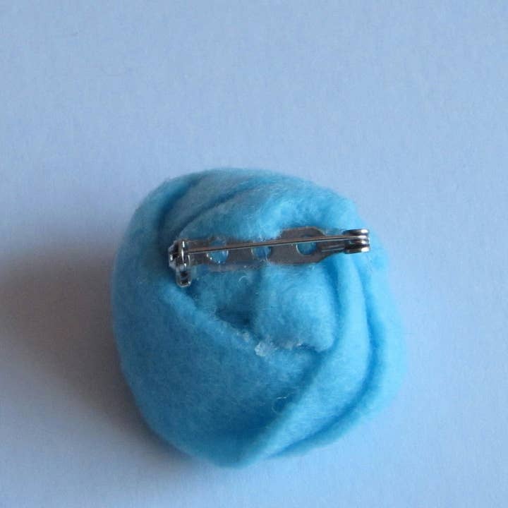 Style Showroom - Wholesale Brooch - Ladies Pale Blue Felt Rose Corsage2