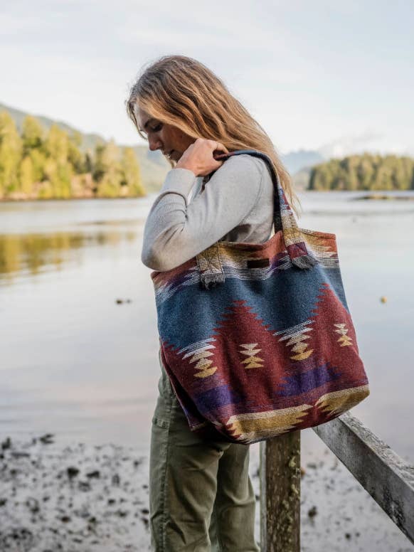 Travellin' Tote | WANDERER for wholesale by Modest Maverick
