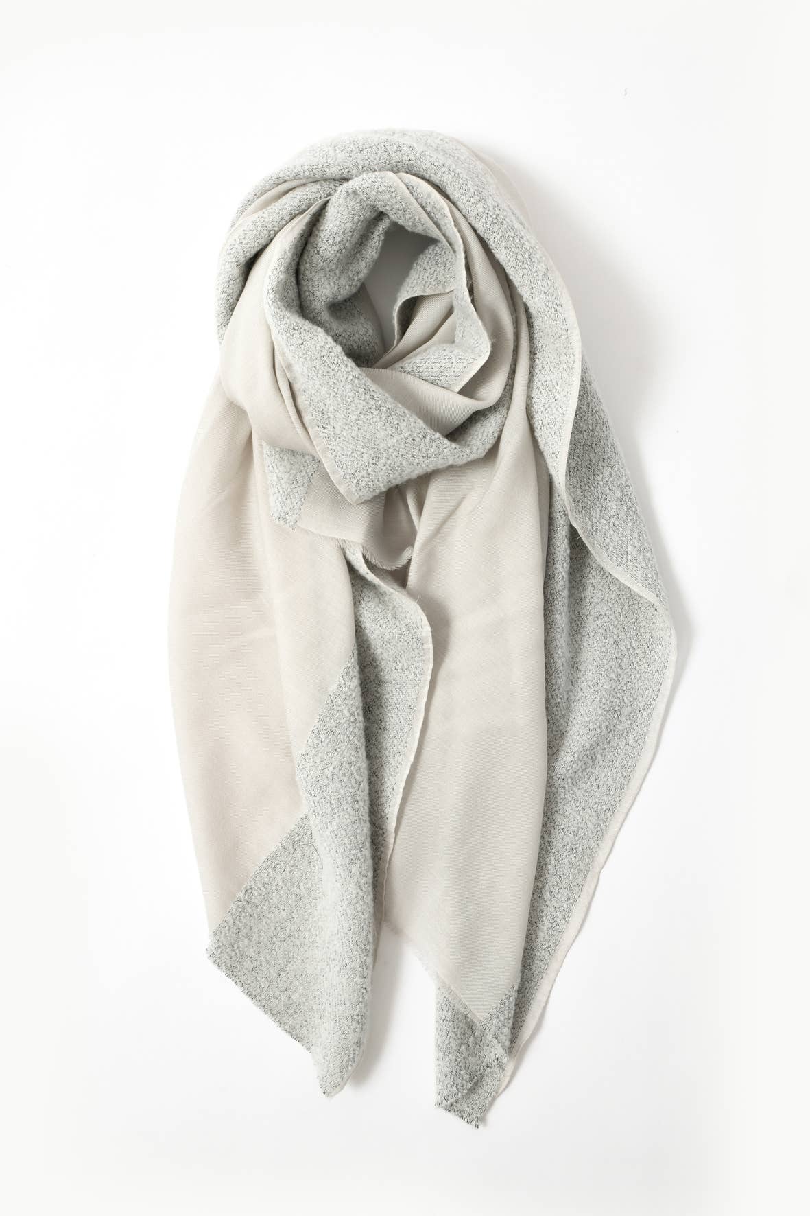 Abstract - Wholesale Scarf - Women's - Wool blend scarf with bouclé details0