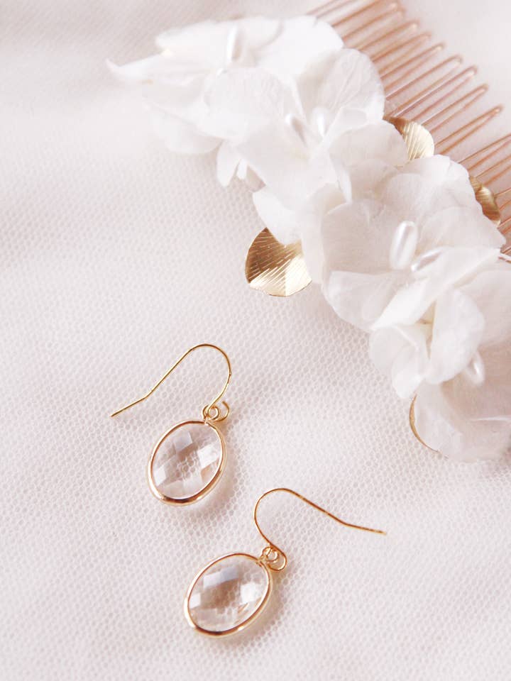 „Light“ durchscheinende Kristallohrringe für den Großhandel von Lily in love