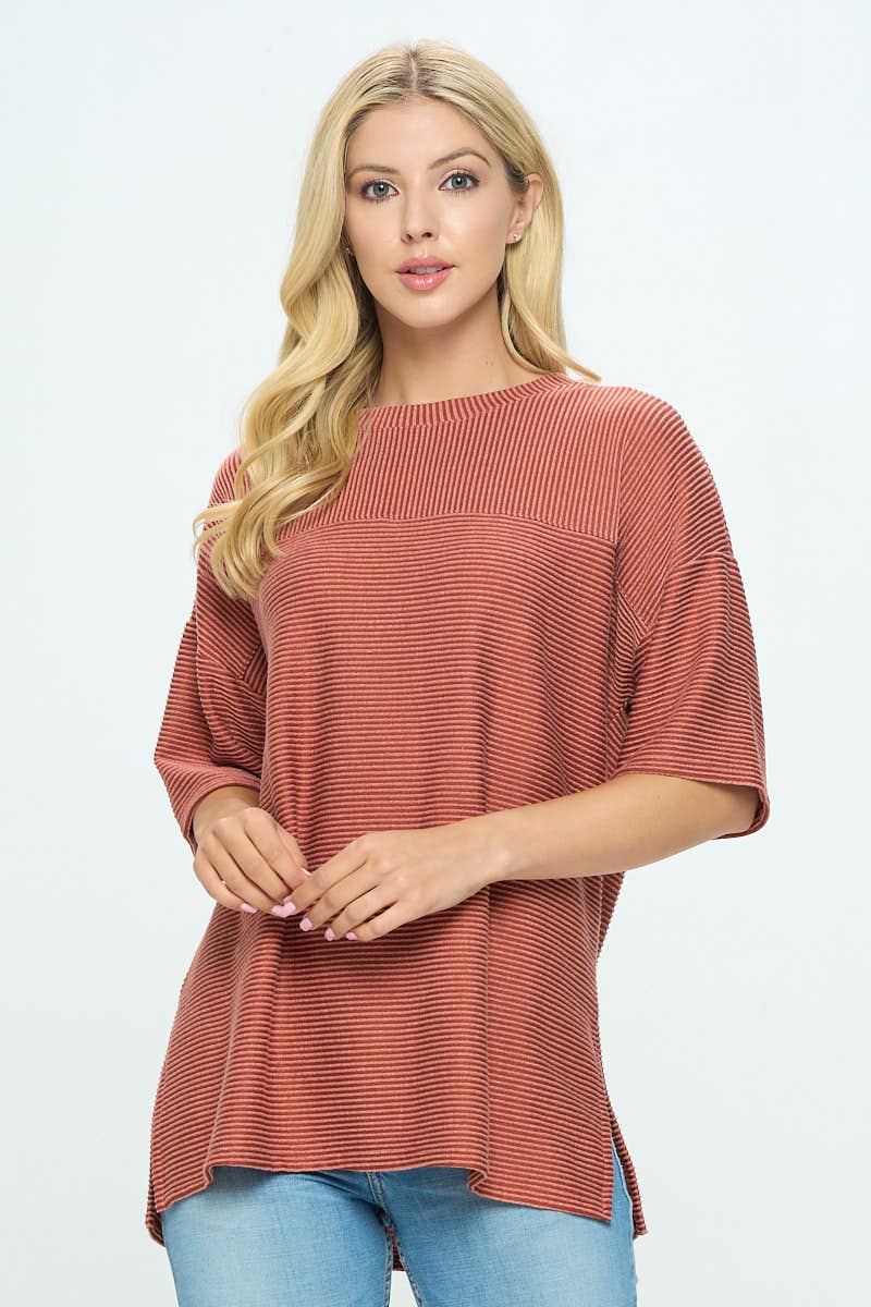 Tres Bien, Inc – Engroshandel Strikket top - Dame – RUND HALS 1/2 ÆRME RIBBET TOP10