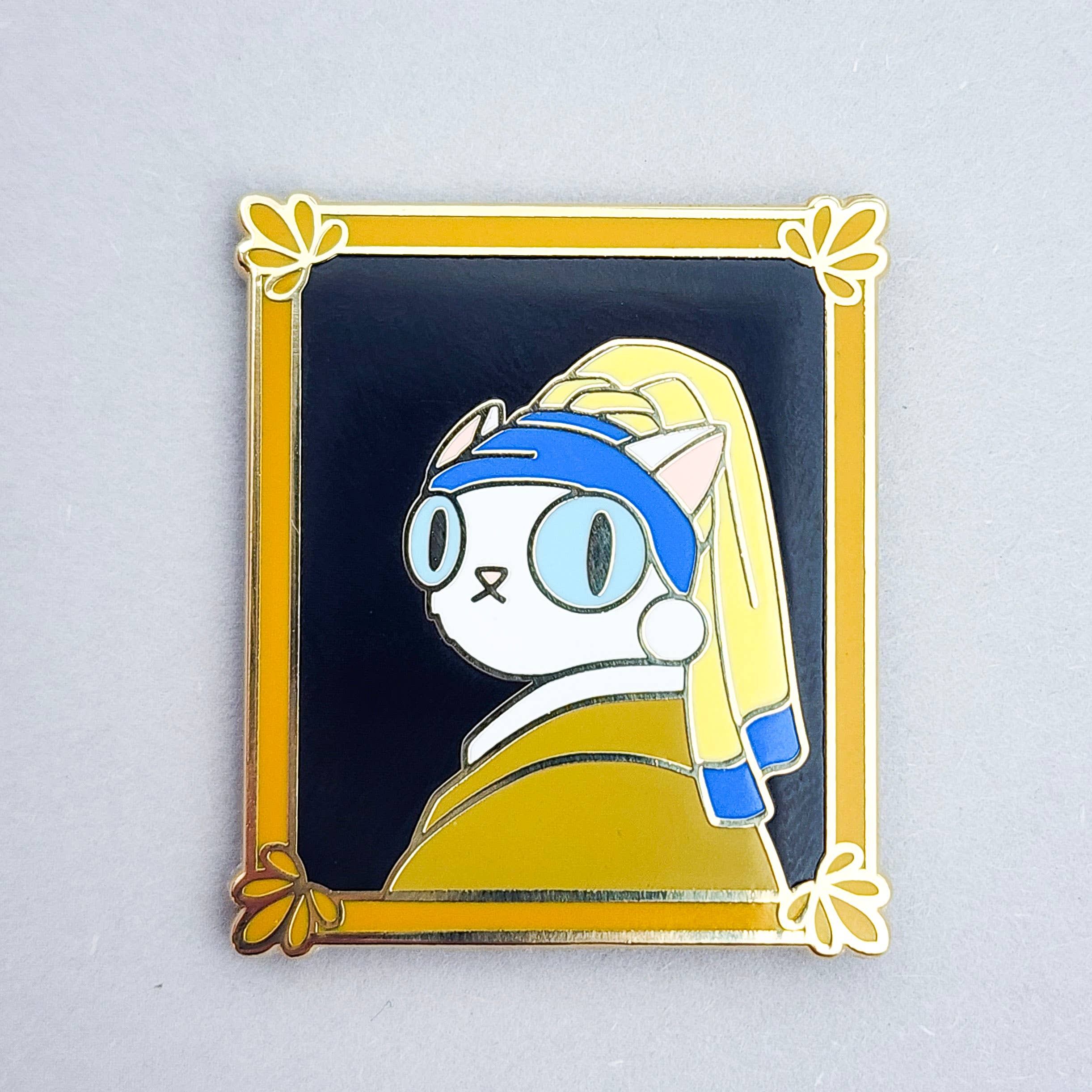 Toku Arts - Wholesale Lapel Pin/Button - Cat with a Pearl Earring Enamel Pin1
