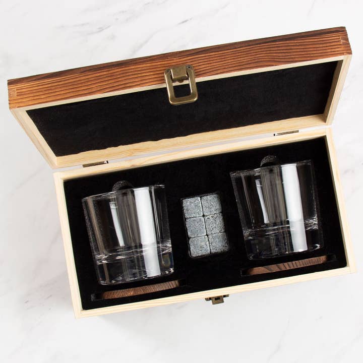MB Brands Inc – wholesale Cocktail-/likörglas – Sigma Alpha anpassade graverade personliga whiskyglas i trä presentförpackning