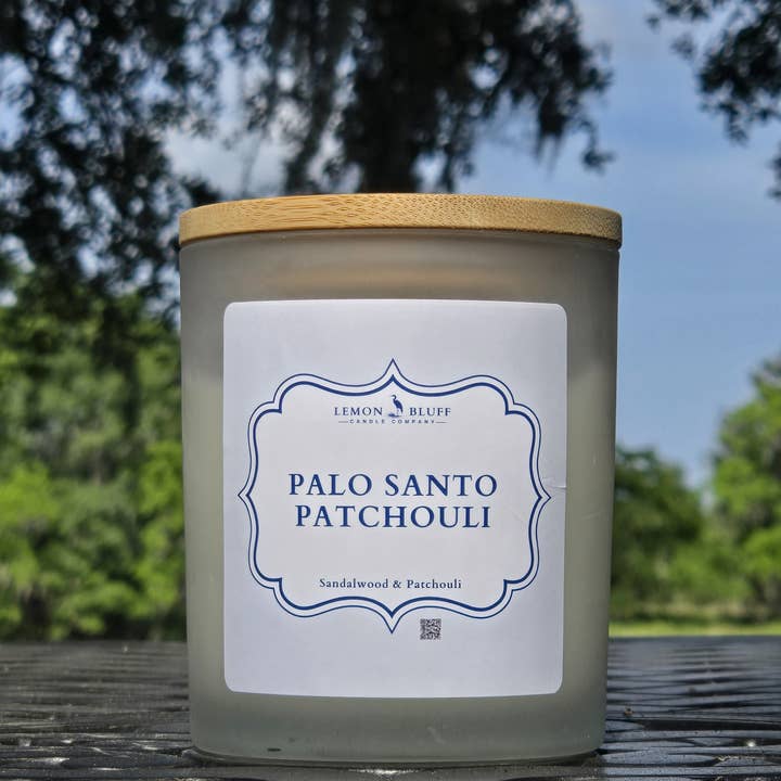 Candela Palo Santo Patchouli - Sandalo, Leggero Patchouli, Profumo di Lavanda per la vendita all'ingrosso da parte di Lemon Bluff Candle Company