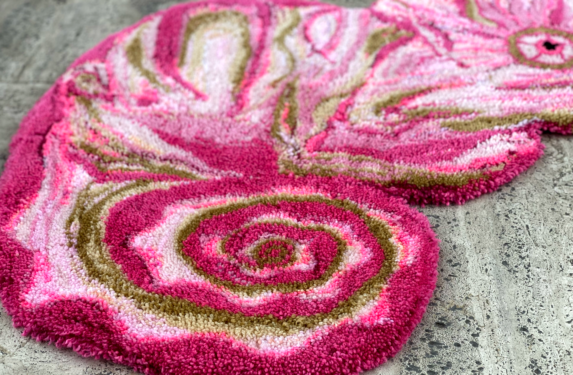 Mama Chameleon - Wholesale Area Rug - Elly back3