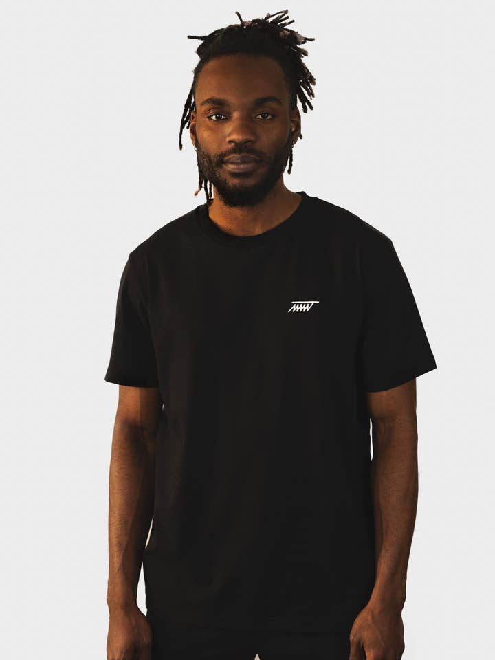 LORIGINAL BESTICKTES T-SHIRT für den Großhandel von Moment