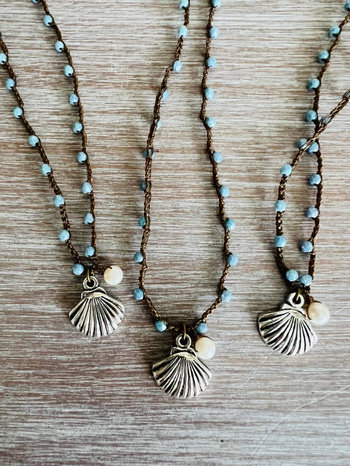 Collier en étain Seaside Charm avec perle d'eau douce pour la vente par Twist Style