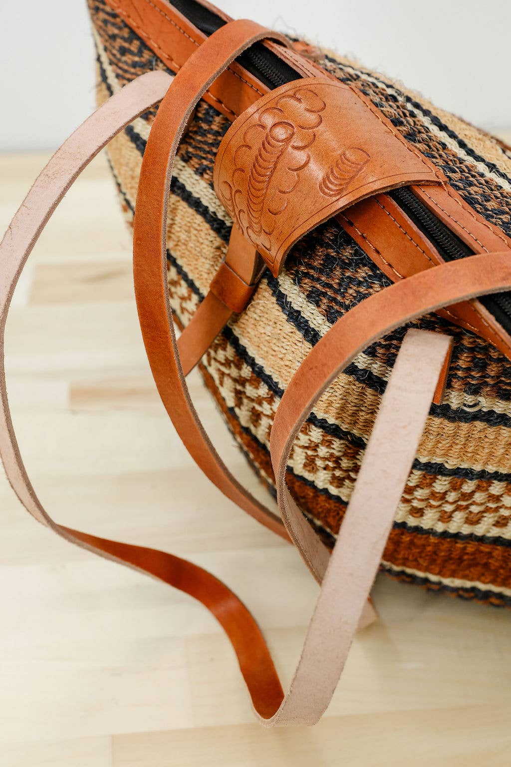 Gitzell FairTrade – Sacola - Mulher por atacado – Bolsa tradicional africana de sisal com alças de couro1