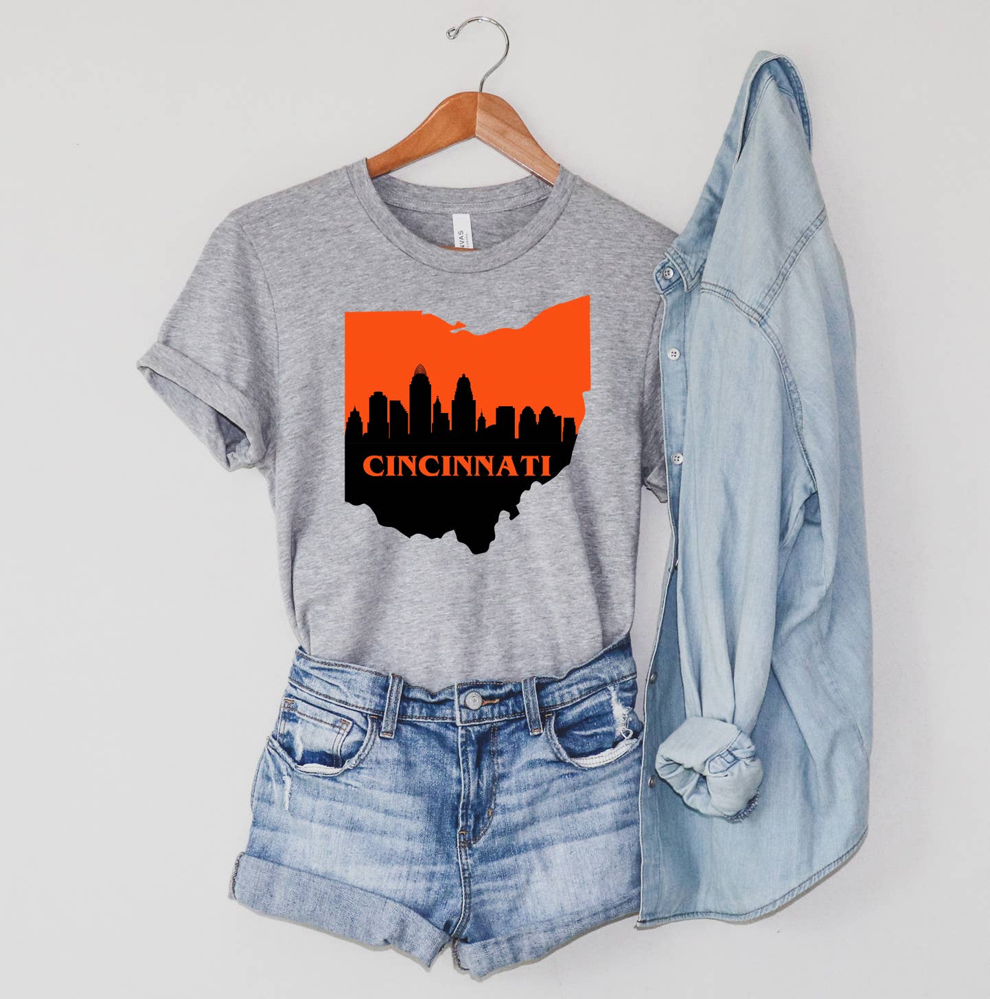 Into The Desert - Wholesale T-Shirt (Graphic) - Women's - Cincinnati Skyline Unisex T-shirt - Bengals