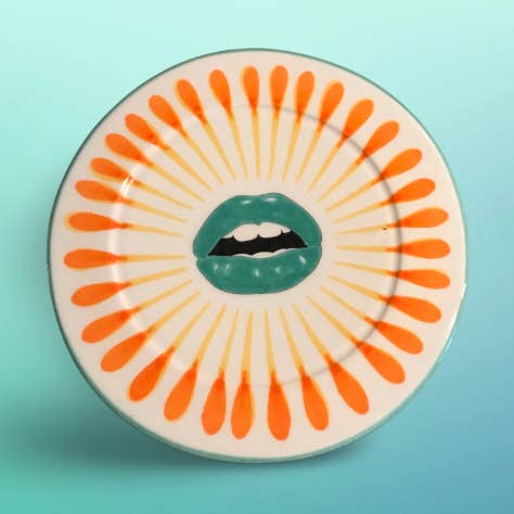"Sweet Green Kiss" dinner plate for wholesale by Brighty Design