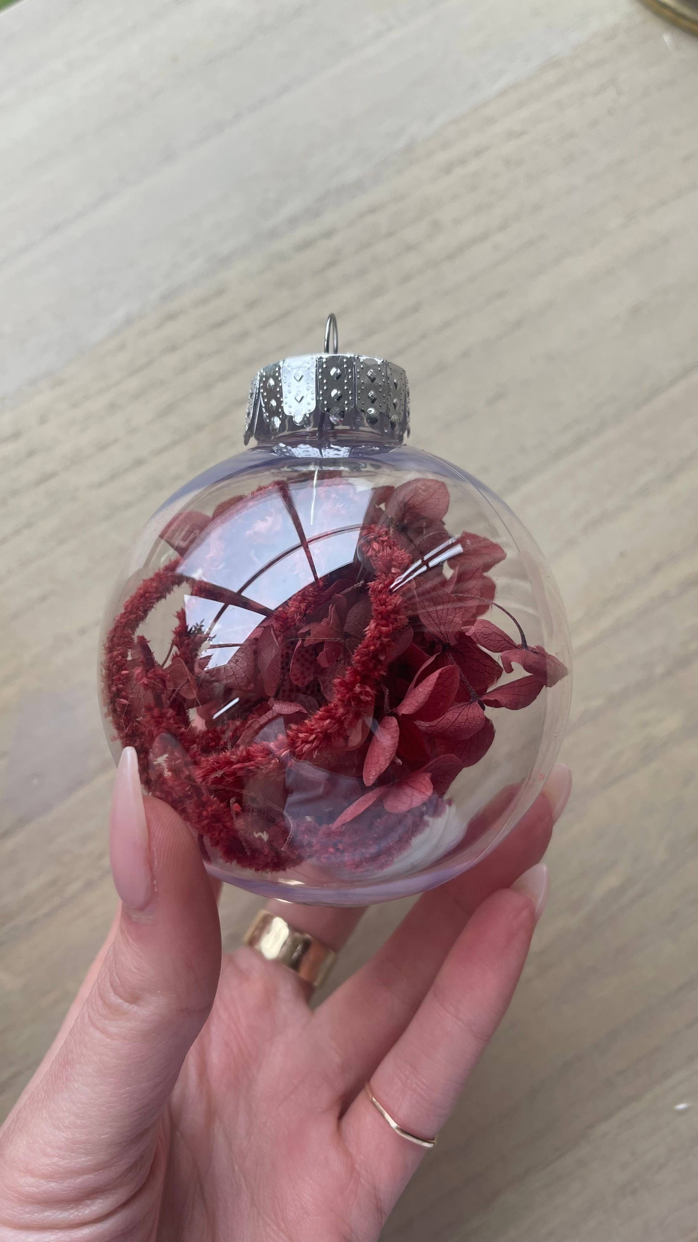 Moss and Magnolia - Wholesale Christmas Decoration - Opening Packages (Christmas Baubles)12