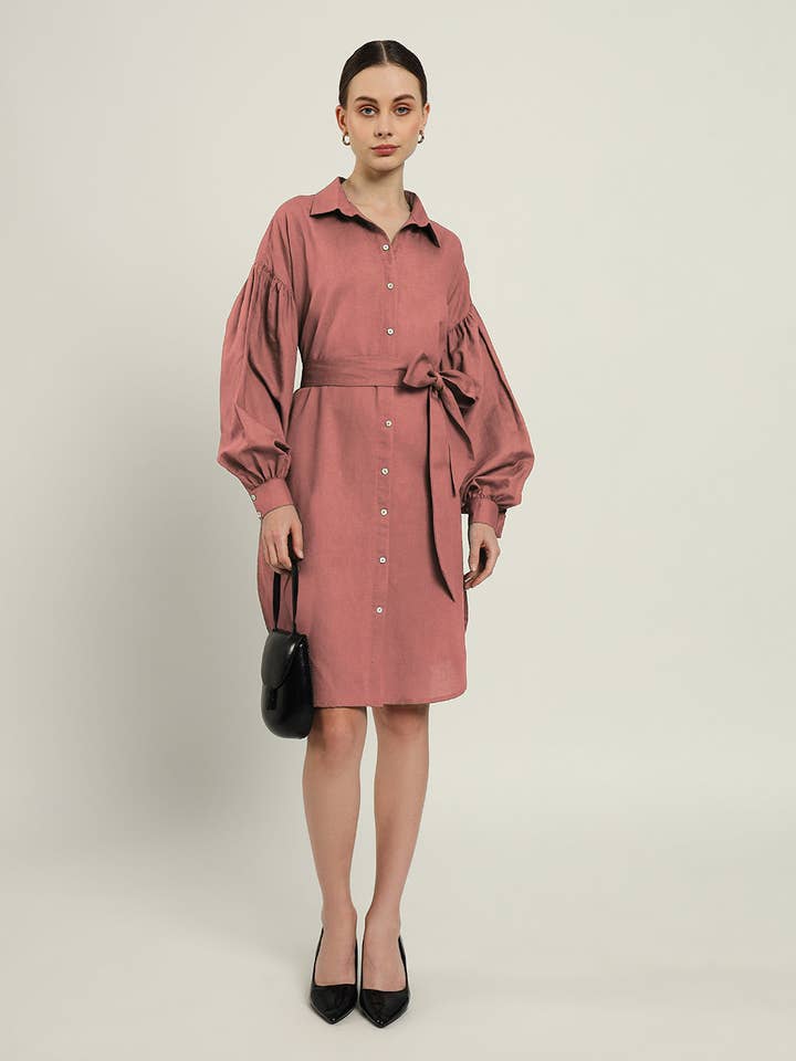 La robe en coton ivoire rose Derby pour la vente par Thevasa