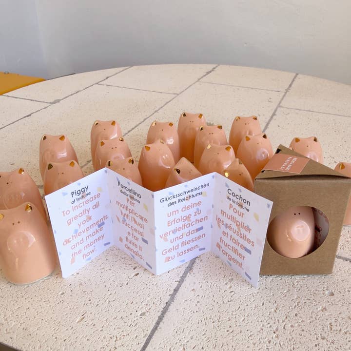 Picuru ceramicas – wholesale Decorative figurine – Fortune Pig Amulet - Gold Luster 5 Languages6