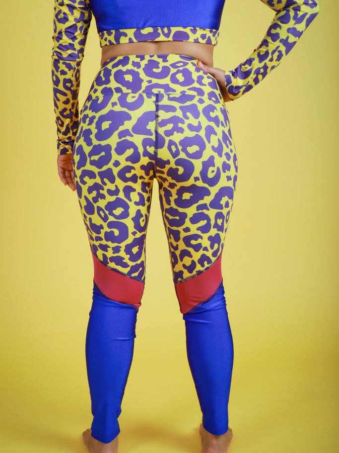 Legging « Leopard » pour la vente par Alon Clothing