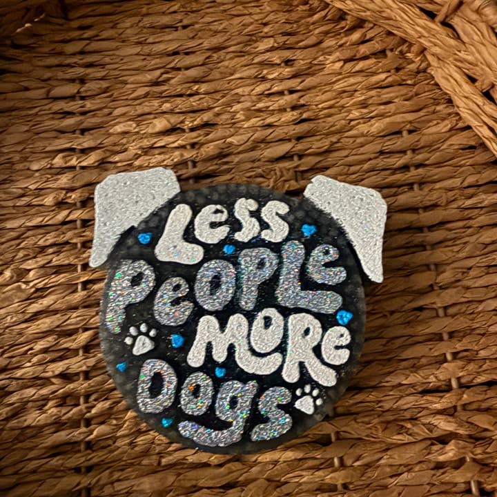 Mindre människor fler hundar för wholesale av Lil Bit Sassy Lush Co