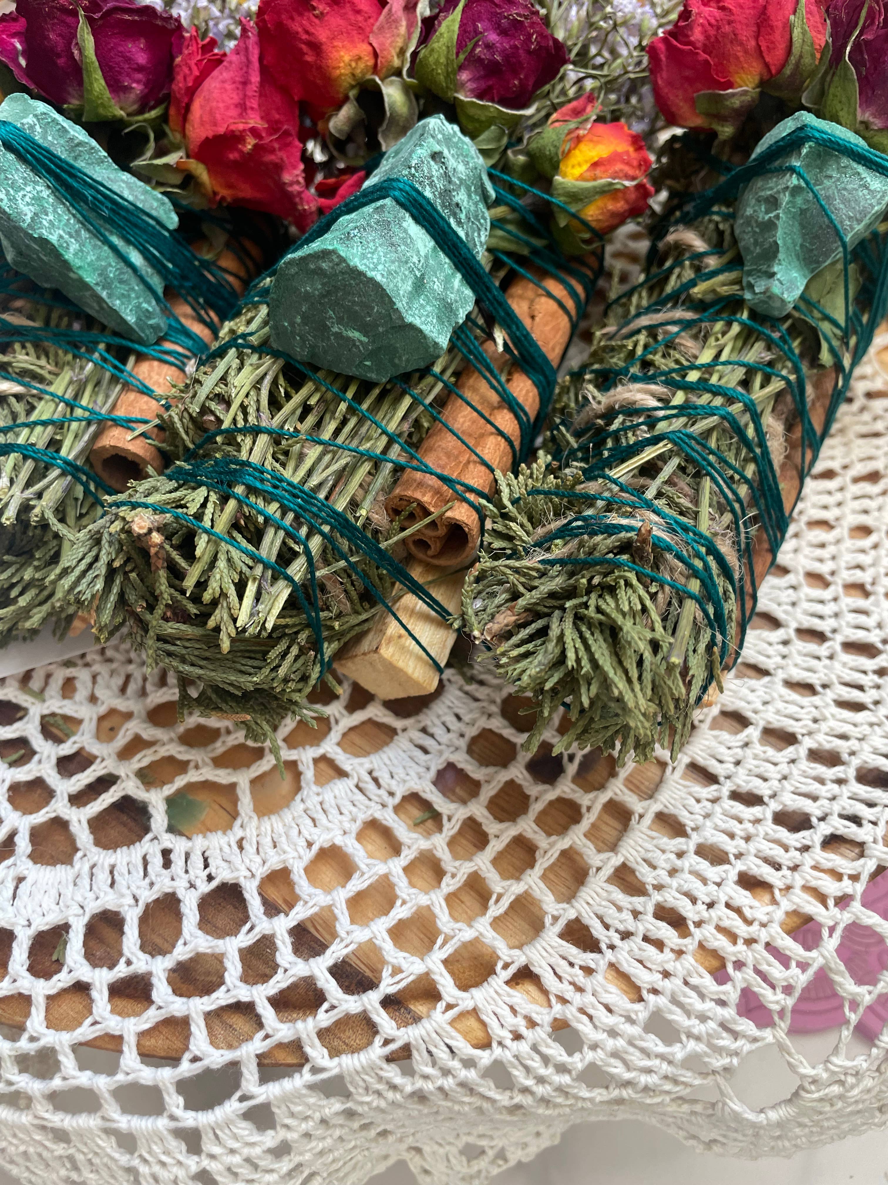 CharlieHaze - Wholesale Smudge Stick - Malachite , Palo Santo, Juniper, and Cinnamon Smudge Stick1