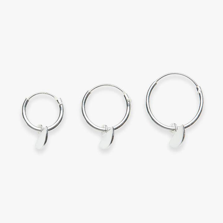 Boucle d'oreille avec pendentif Scale en argent pour la vente par Koi Atelier